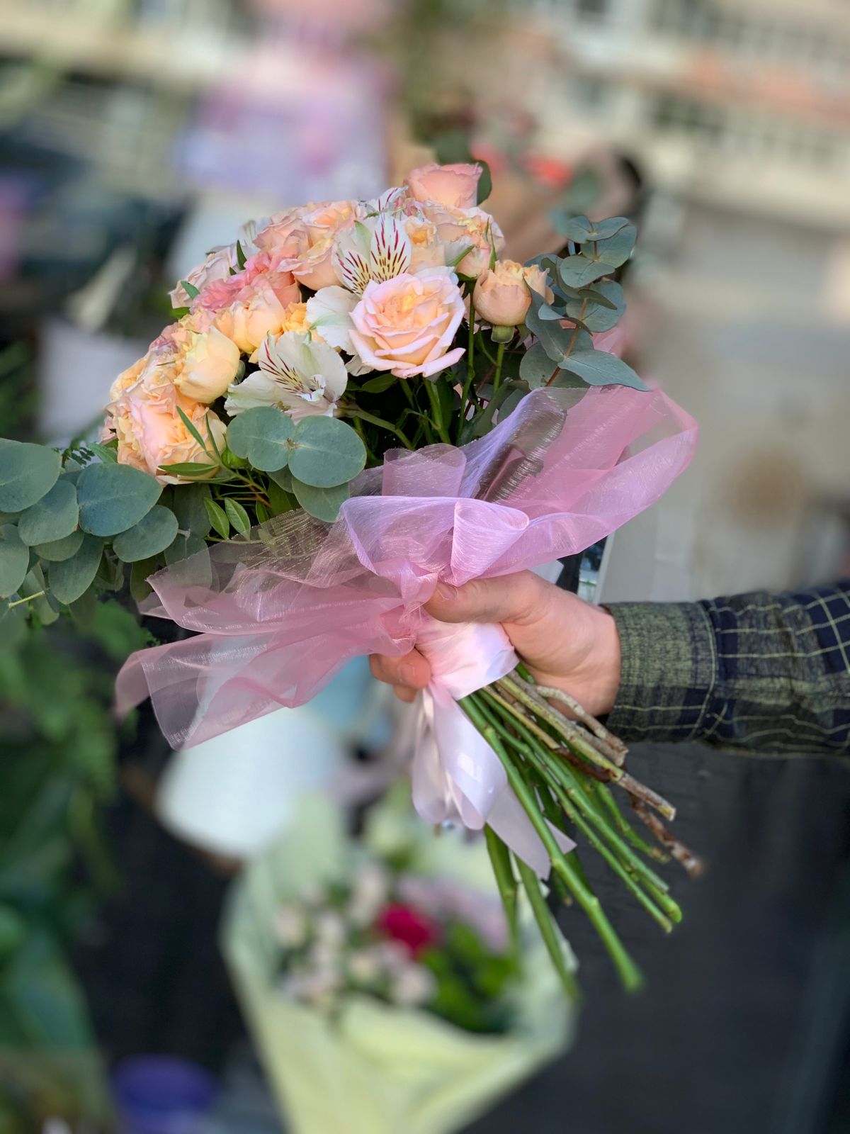 Buchet Trandafiri Roz Piersica cu Alstroemeria Bucuresti